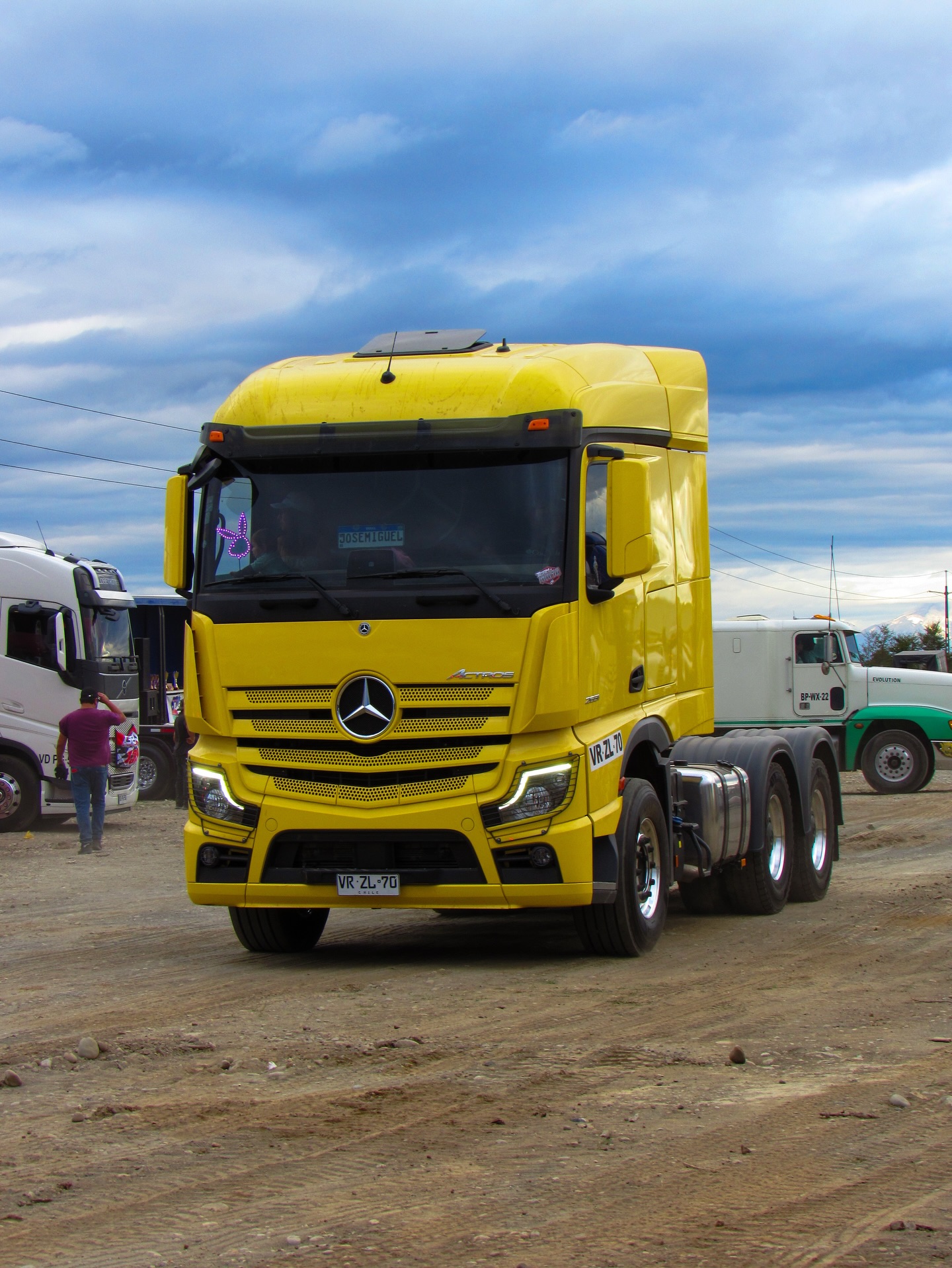 Tracto camión Mercedes Actros de Transportes Flores